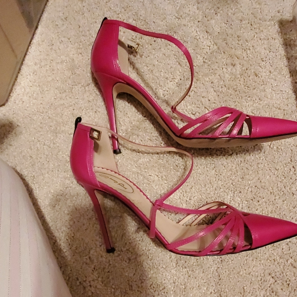 Like new carrie shoes sjp